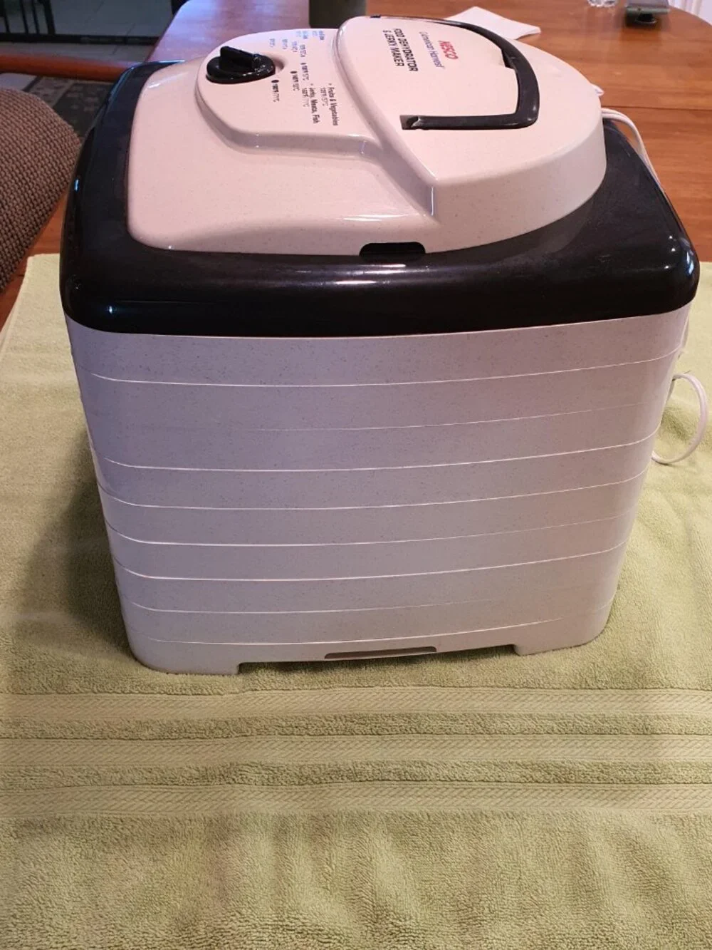 Nesco American Harvest Dehydrator Food & Jerky Maker Square 8 Trays FD-80 USA